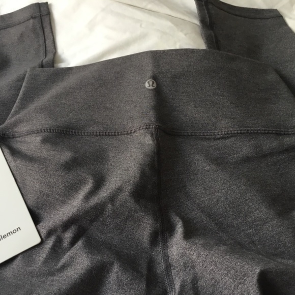 NWT Lululemon Wunder Under High Rise Crop 21 Inch Inseam - Picture 4 of 4